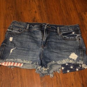 Boyfriend jean shorts size 10 | Old Navy